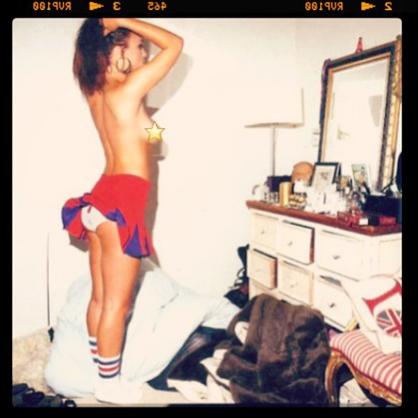 7P Rosie Jones’s BTS topless pics