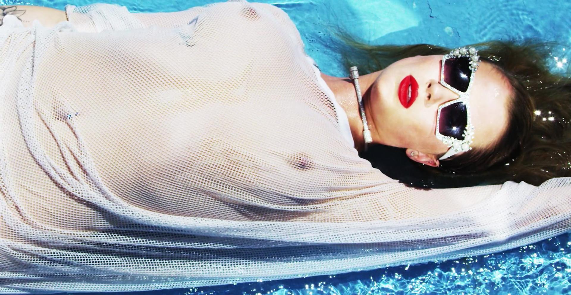11P Ireland Baldwin Topless Photos