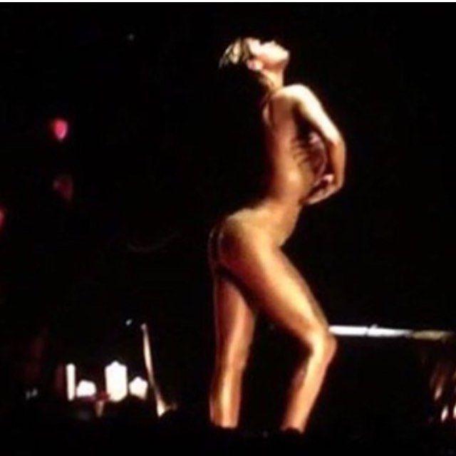 5P Selena Gomez Topless Photos