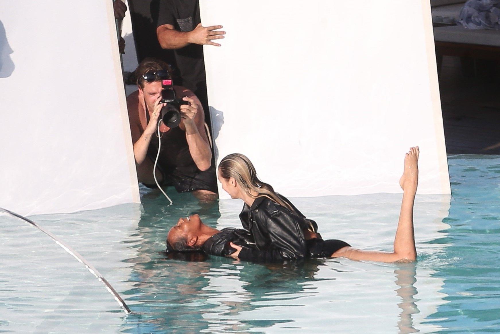 15P Candice Swanepoel Topless Photos