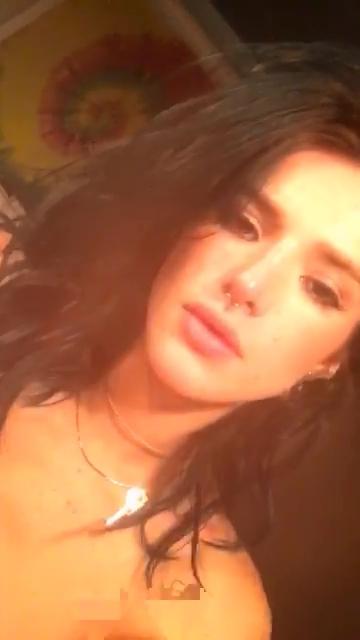 6P Bella Thorne Topless Photos
