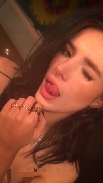 6P Bella Thorne Topless Photos