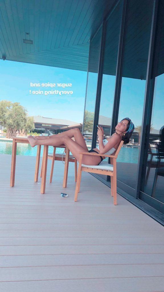 8P Bella Hadid Topless