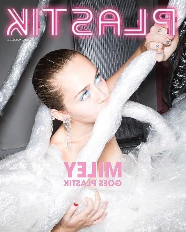 4P Topless pics of Miley Cyrus