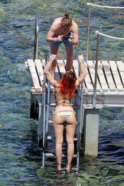 25P Rita Ora Topless