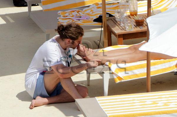 25P Rita Ora Topless