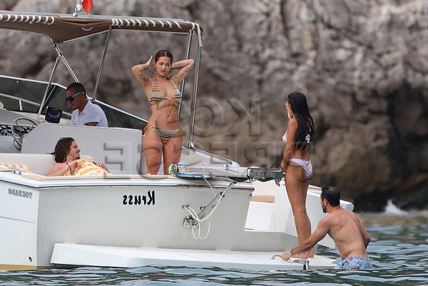 25P Rita Ora Topless
