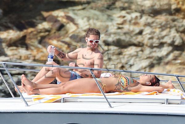 25P Rita Ora Topless