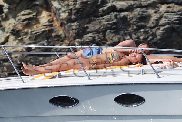 25P Rita Ora Topless