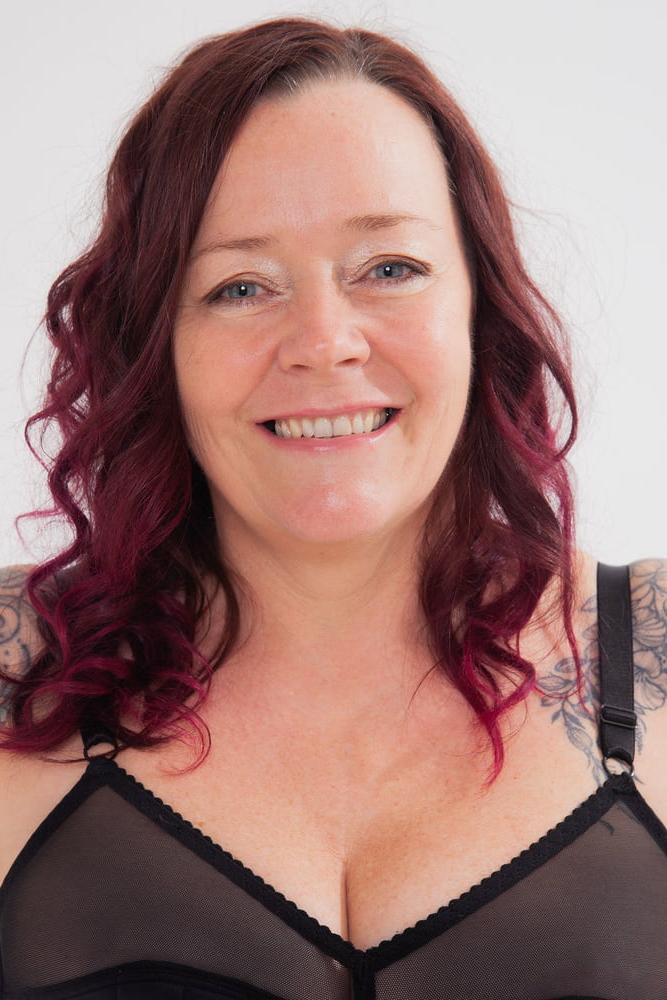 6P Maryann, sexy UK Chunky MILF Slut