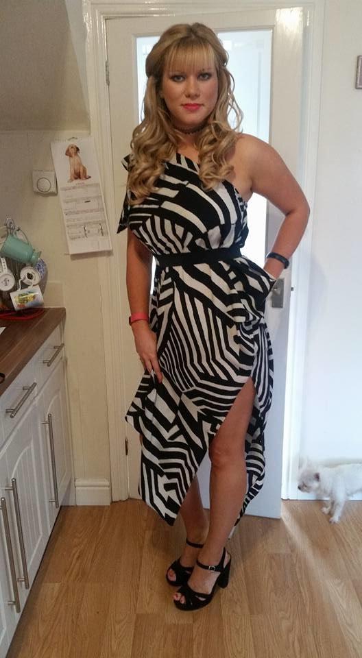 24P Anglaises en talon Bitch British Girls in High Heels 24