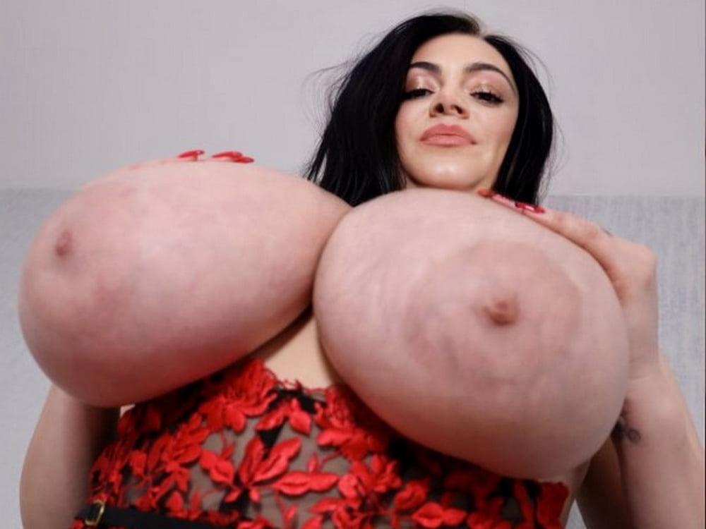 25P British Escort : BustyKlara11