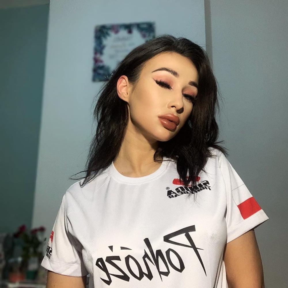 25P Hot Polish insta slut bitch whore