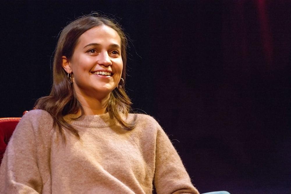 25P cute Alicia Vikander