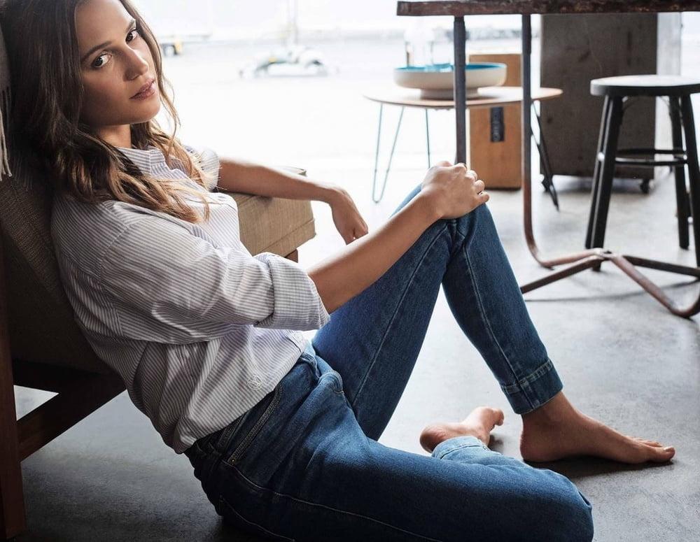 25P cute Alicia Vikander