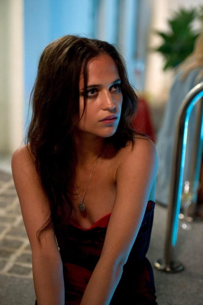 25P cute Alicia Vikander