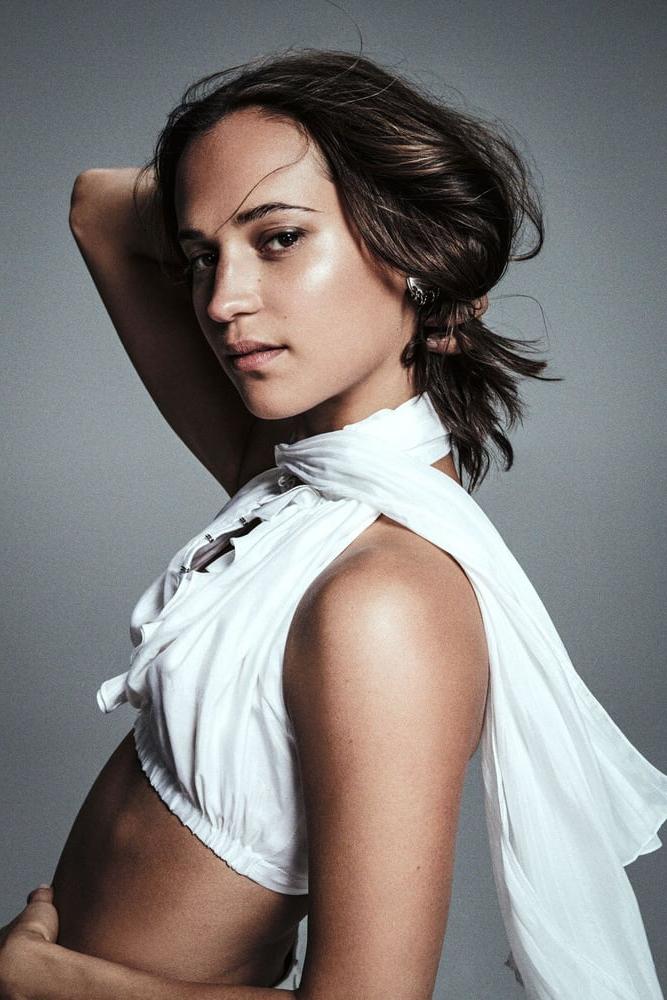 25P cute Alicia Vikander
