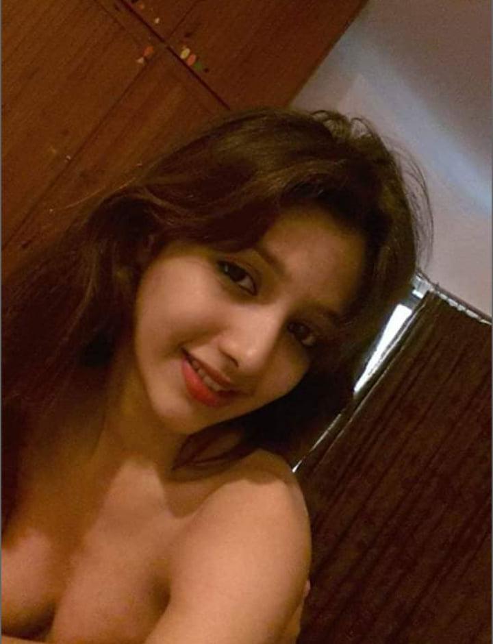 16P Cute Desi Girl Nude Leaked Photos