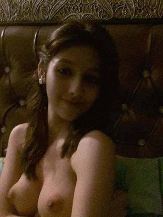 16P Cute Desi Girl Nude Leaked Photos