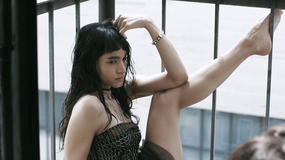 25P cute Sofia Boutella 2