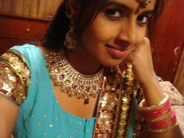 25P Cute Amateur Indian exposed