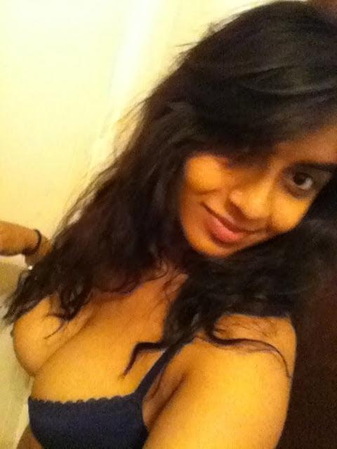 25P Cute Amateur Indian exposed