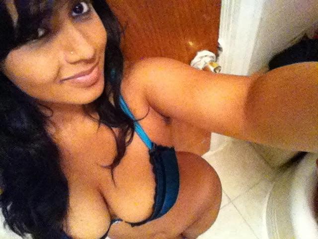 25P Cute Amateur Indian exposed