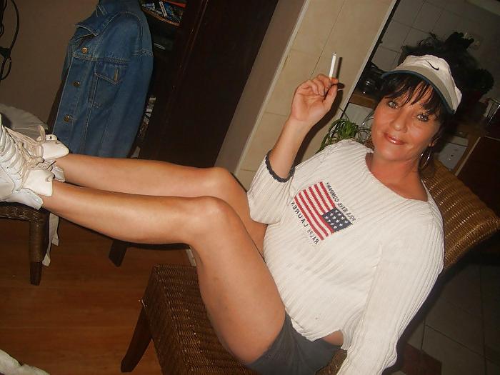 25P My mothers mature horny girlfriend, fuck that old bitch!!!