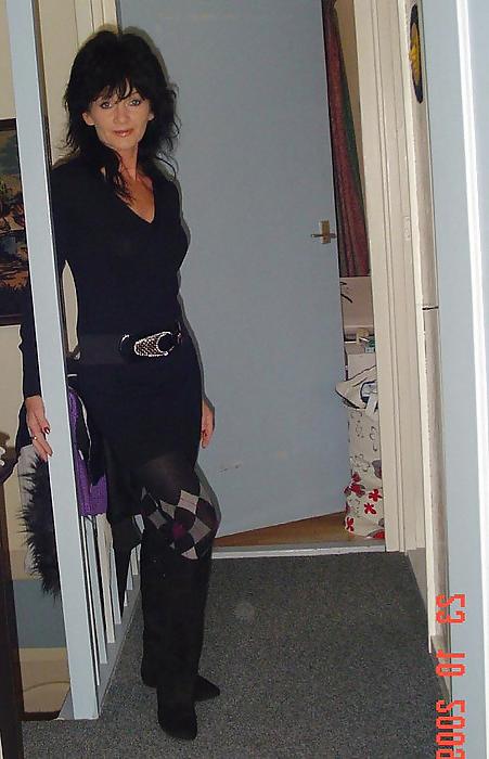 25P My mothers mature horny girlfriend, fuck that old bitch!!!