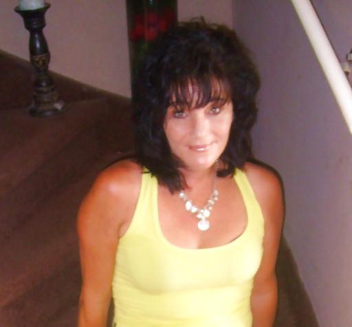 25P My mothers mature horny girlfriend, fuck that old bitch!!!