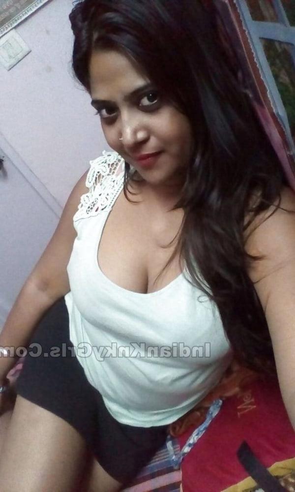 13P Chubby MBBS Student Shraddha Nude Selfies Leake