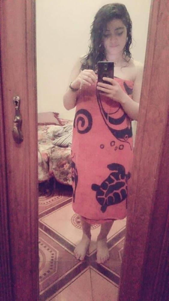 7P Chubby Desi Girl Nude Selfies Really Cute Babe