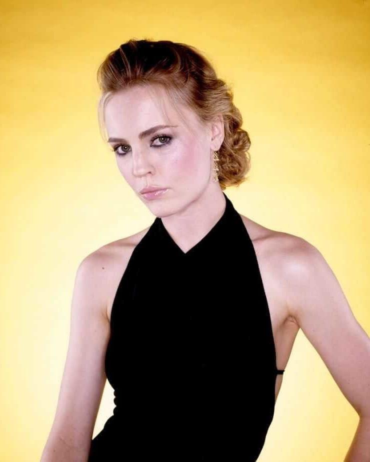 25P Melissa George cute woman