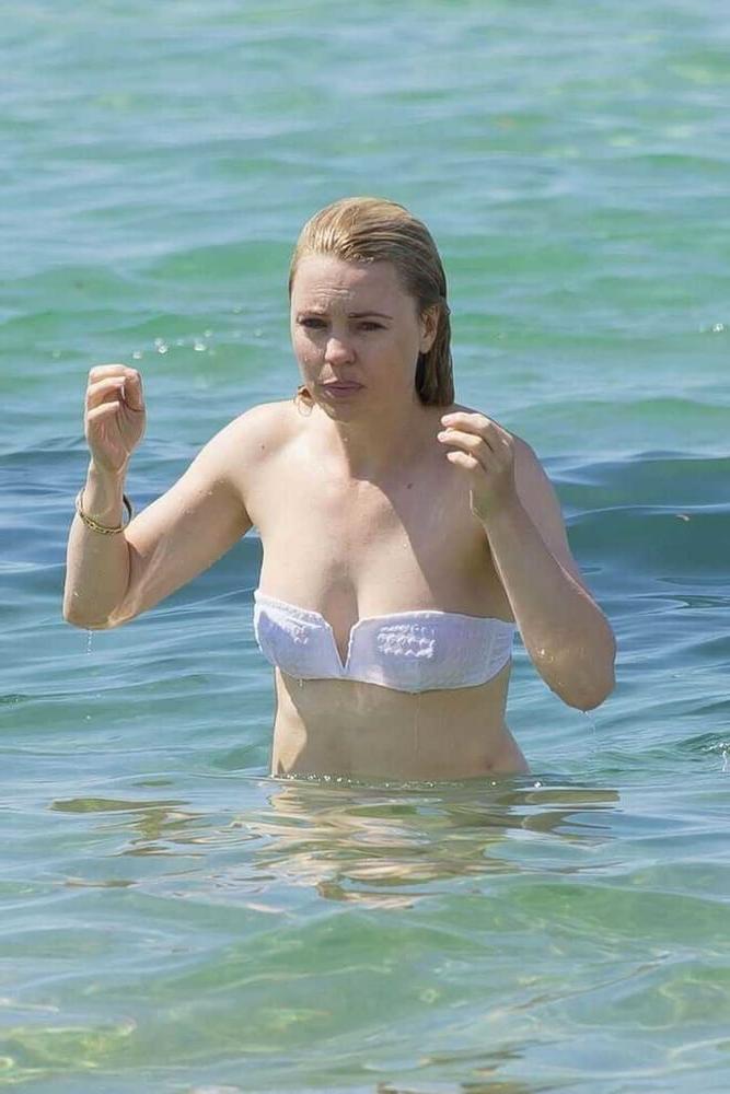 25P Melissa George cute woman