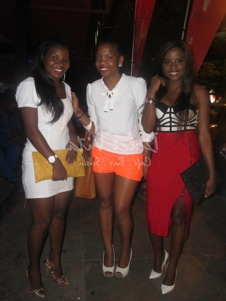 25P Black Metisse en talon Bitch Black Girls in High Heels 27
