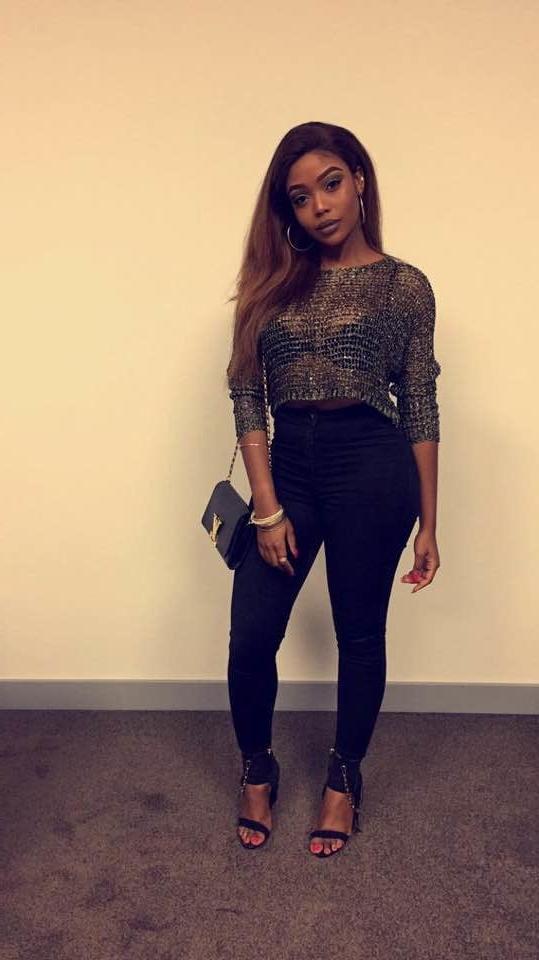 25P Black Metisse en talon Bitch Black Girls in High Heels 27