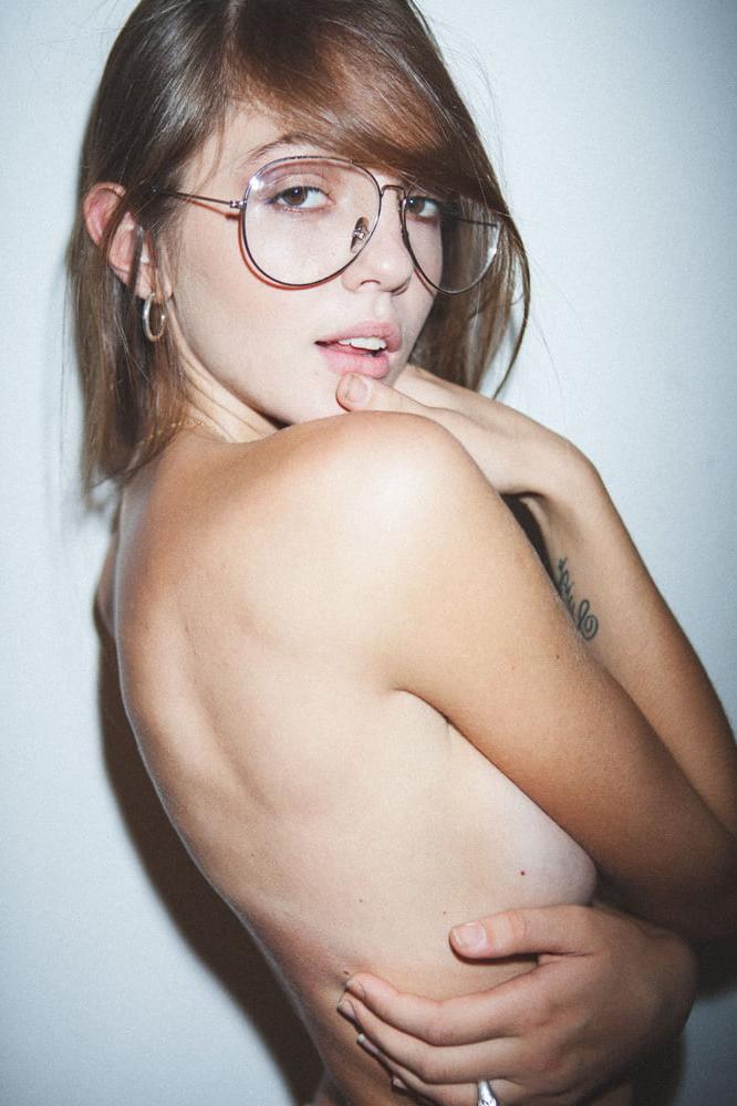 24P HNNGGG GOON GIRL GLASSES