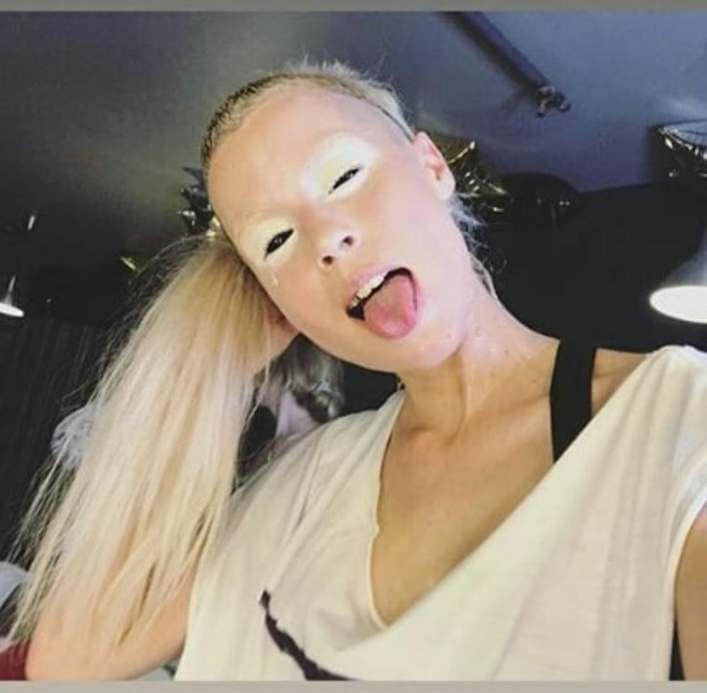 25P cute Yolandi Visser