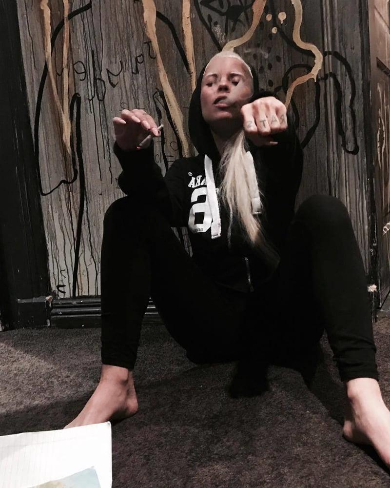 25P cute Yolandi Visser
