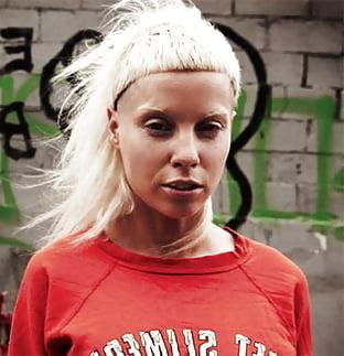 25P cute Yolandi Visser