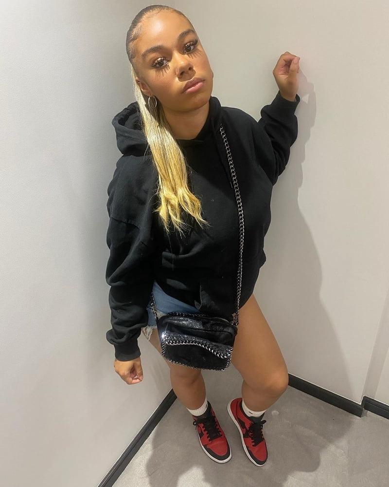 25P Piss on her big black tits