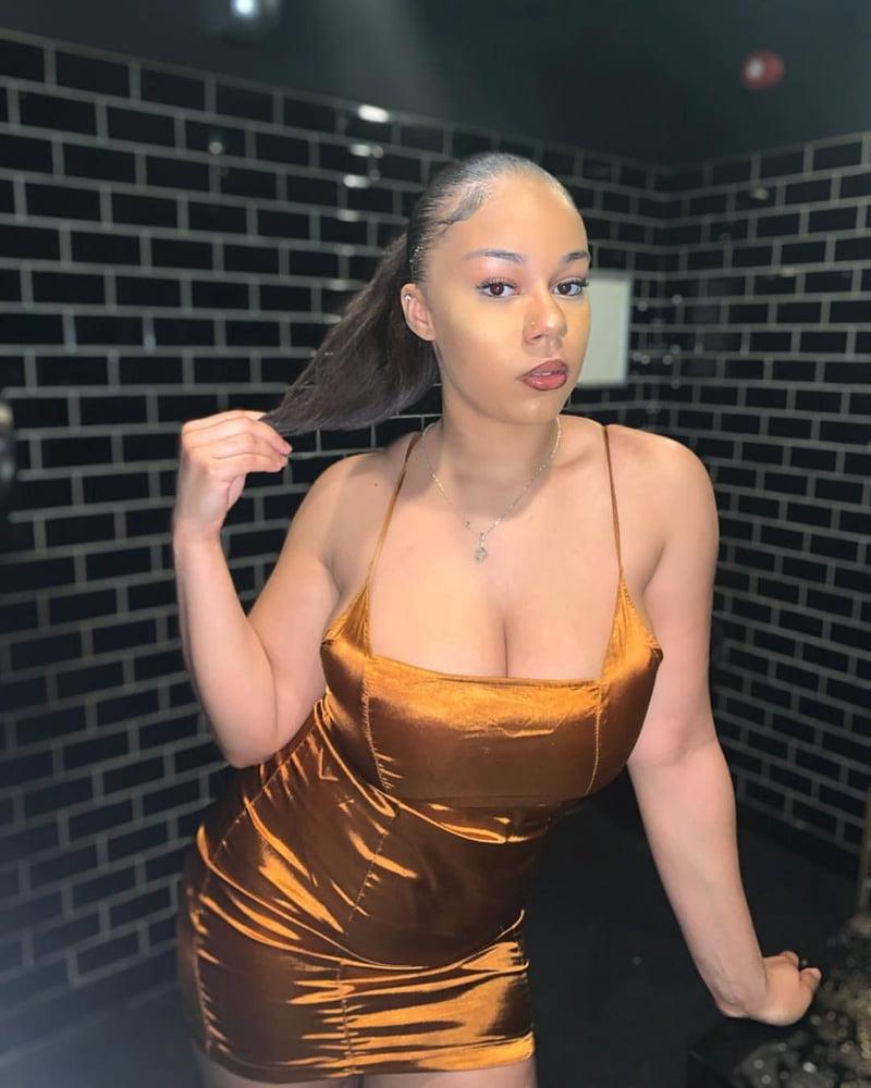 25P Piss on her big black tits