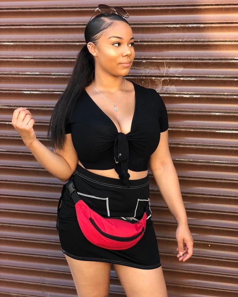 25P Piss on her big black tits
