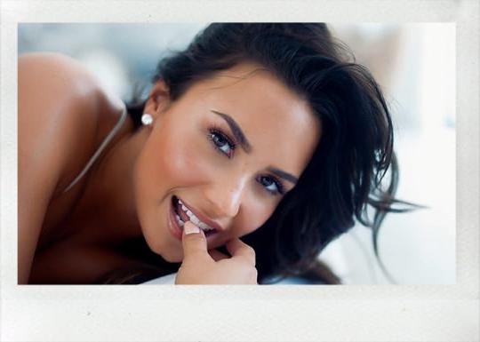 25P cute Demi Lovato