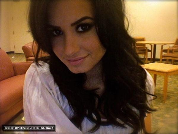 25P cute Demi Lovato