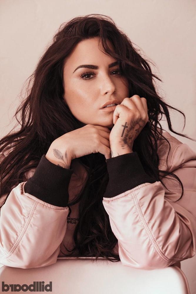 25P cute Demi Lovato