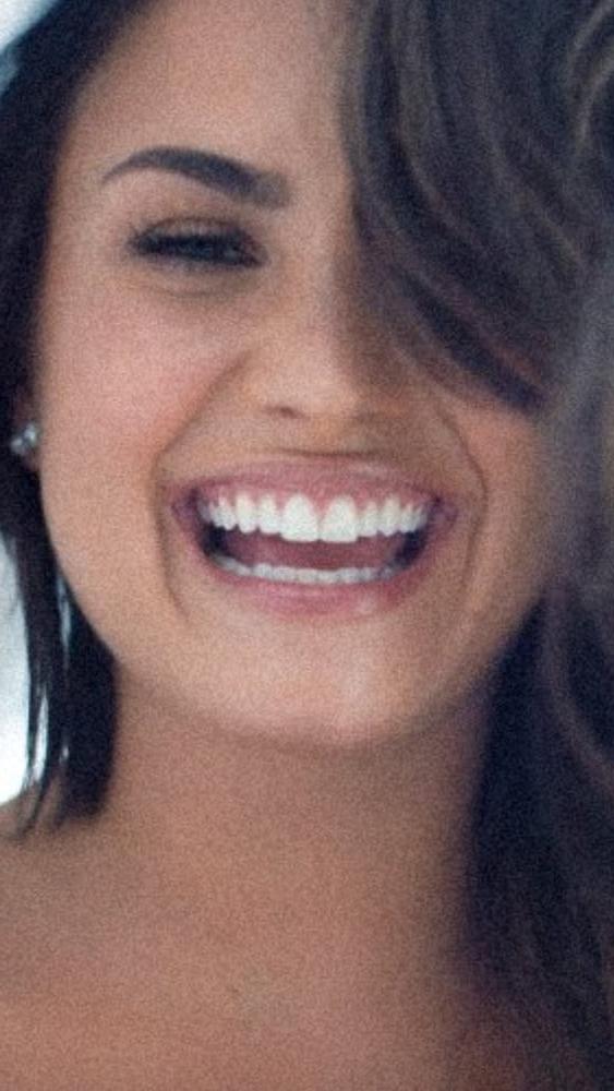 25P cute Demi Lovato