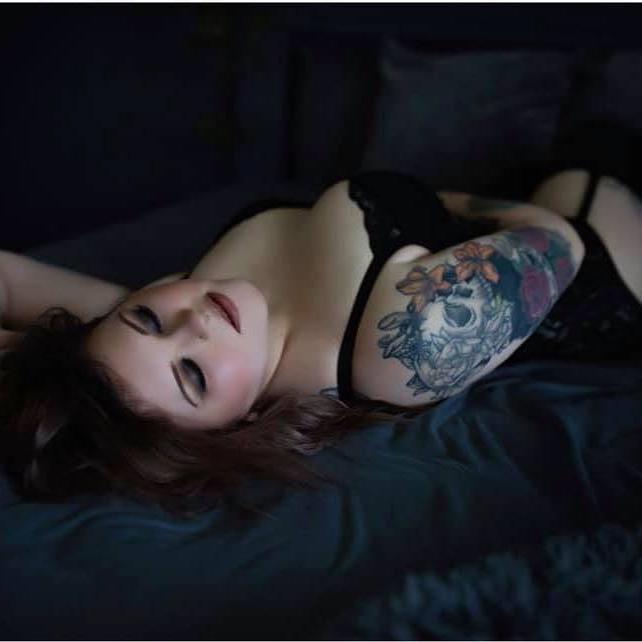 25P Chubby Emo Goth Babe
