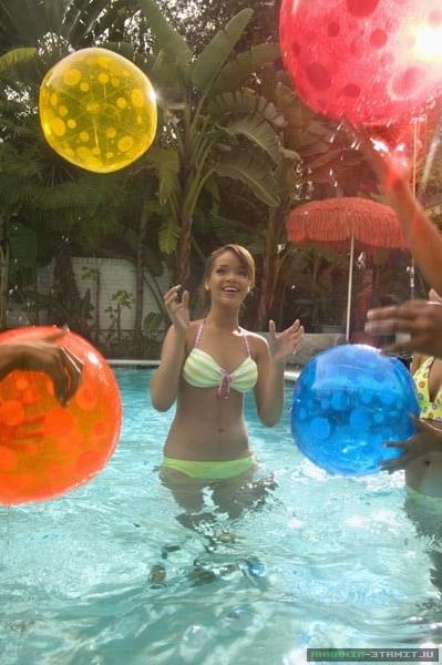 25P cute Rihanna