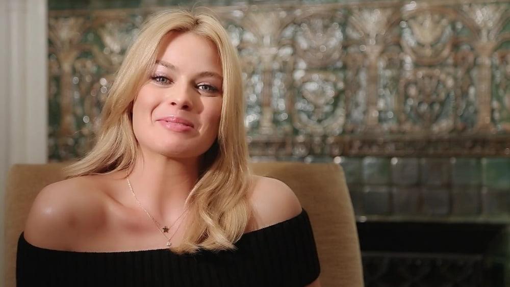 25P cute Margot Robbie 3